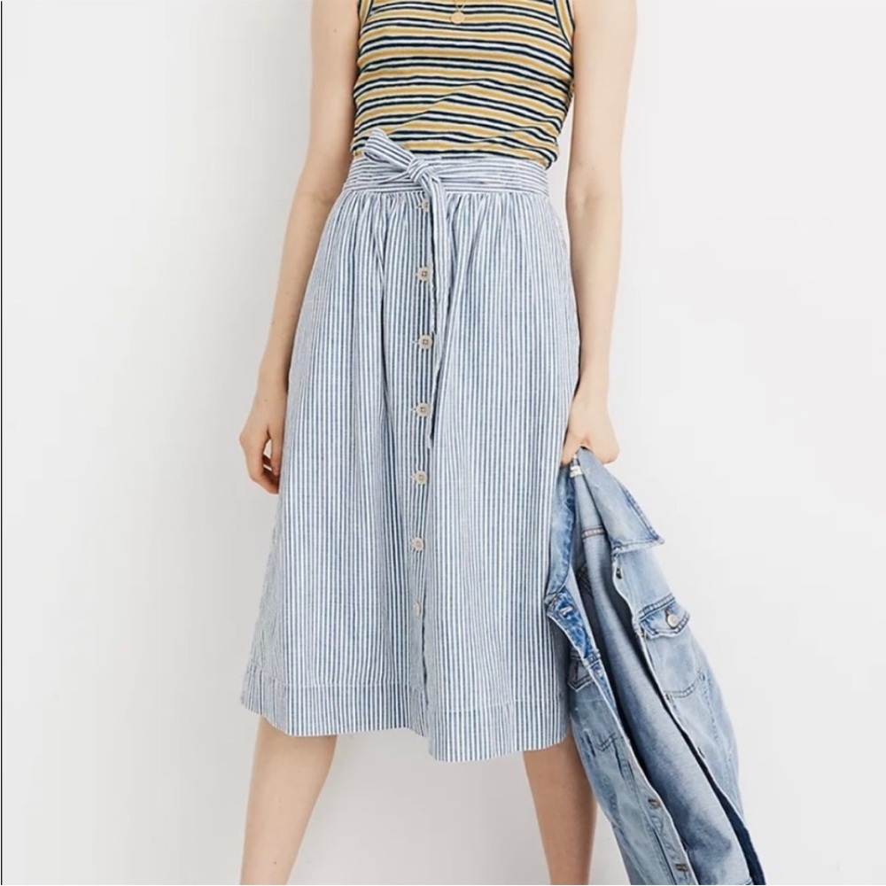 Madewell Tie Palisade Button-Front Midi
Skirt in Pilar Stripe - size 0